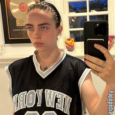 Billie Eilish Nude LEAKED Pics & Sex Tape Porn [NEW 2025]